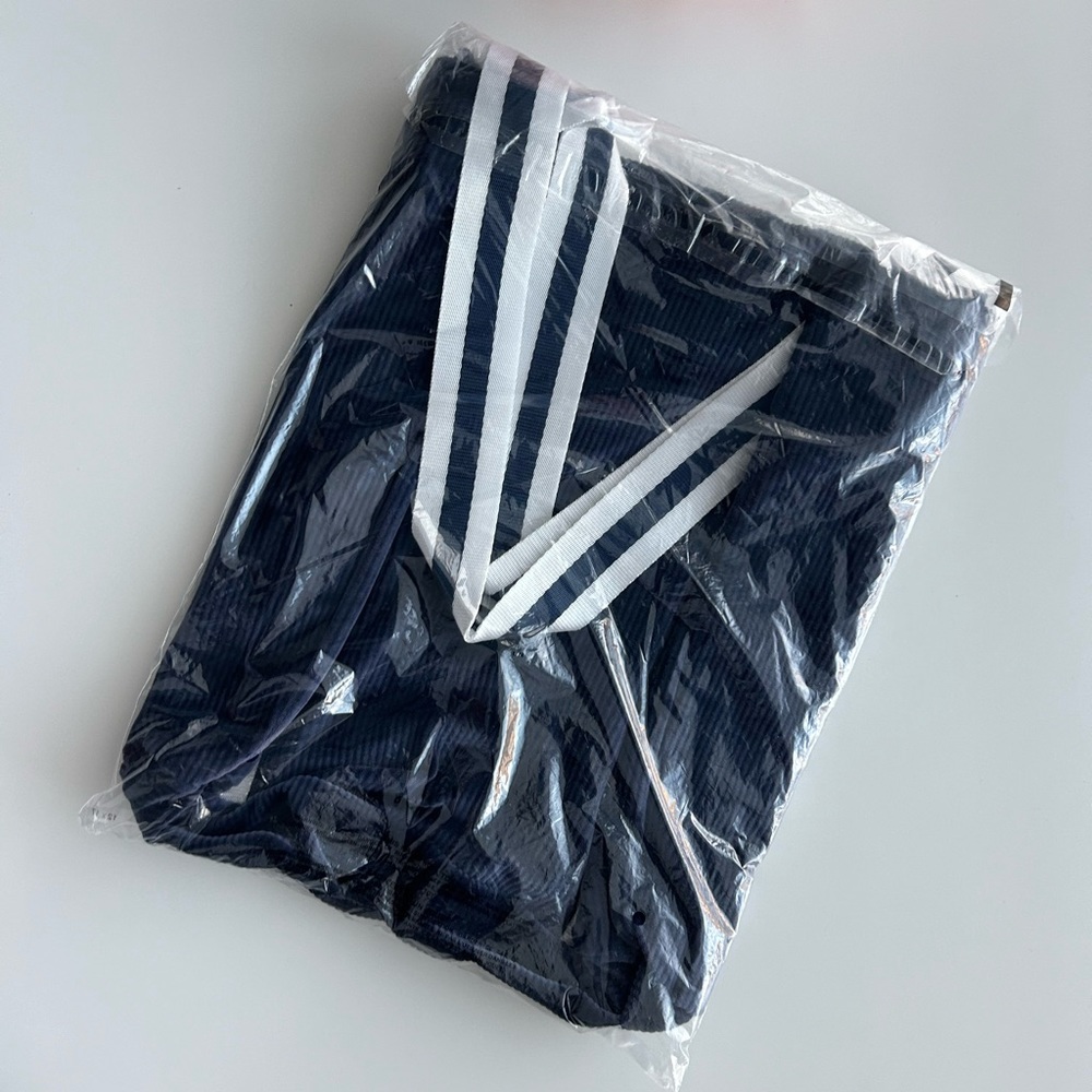 Victoria’s Secret PINK ribbed velour tote - Picture 6 of 6